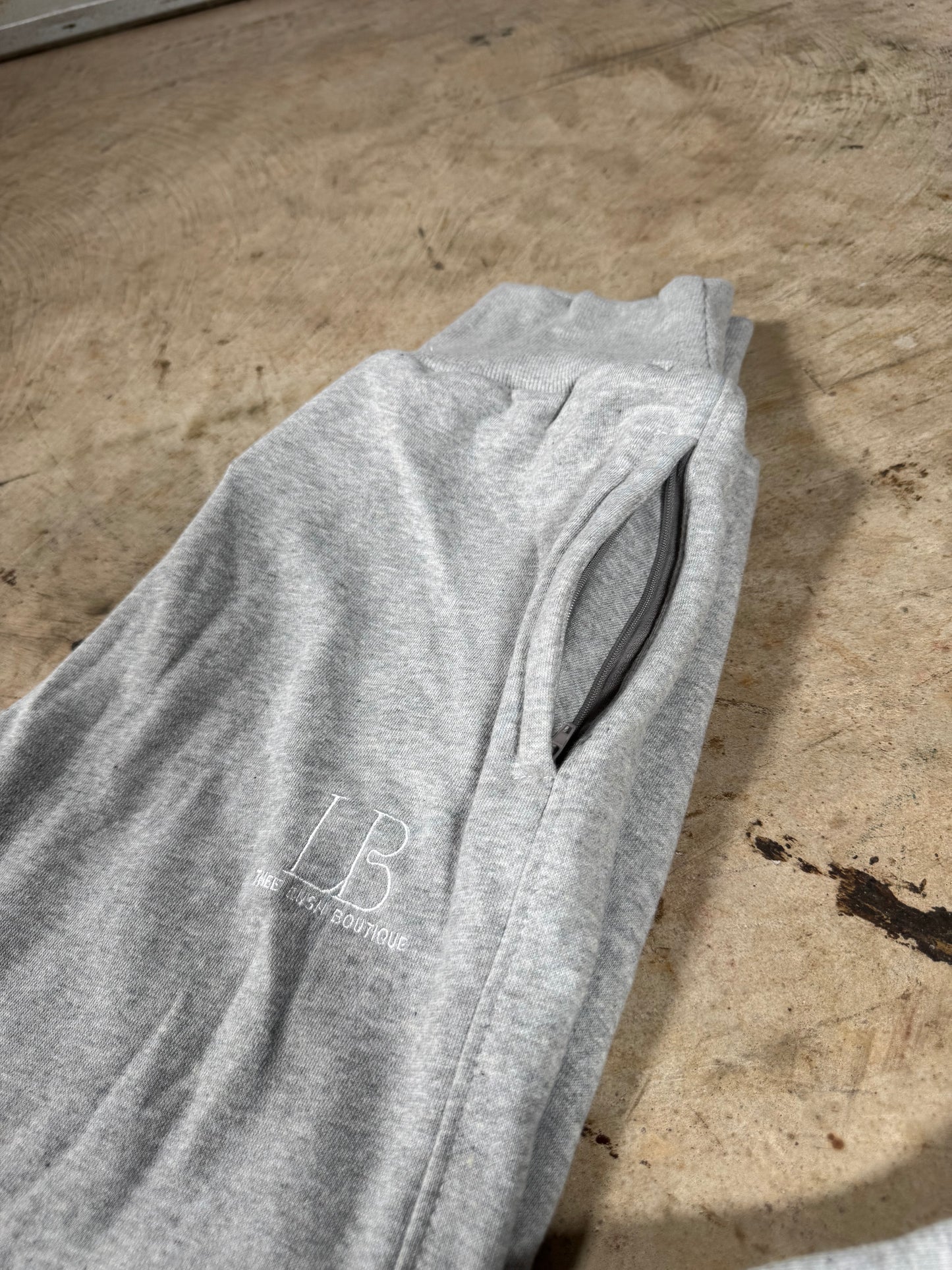 LB’s Signature Comfy Oversized Pants. ❄️