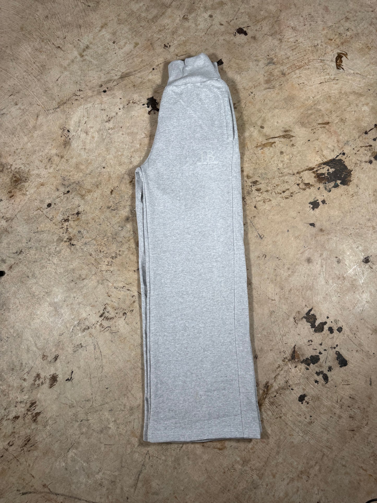 LB’s Signature Comfy Oversized Pants. ❄️