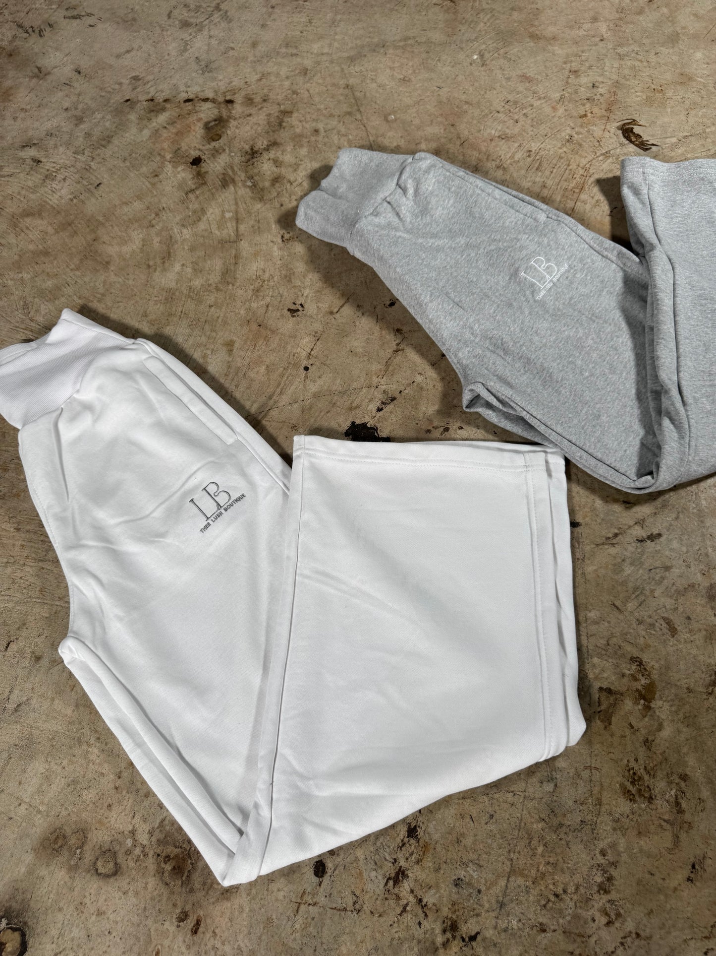 LB’s Signature Comfy Oversized Pants. ❄️